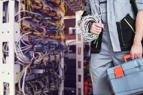 Les points de vigilance à considérer pour réussir son déménagement informatique